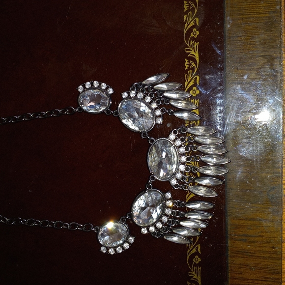 Beautiful  necklace - Picture 3 of 3